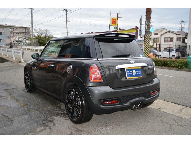 ＭＩＮＩ クーパーＳ　禁煙車　カロッツェリアナビ　ＤＴＶ　バックカメラ　Ｂｌｕｅｔｏｏｔｈ　ドラレコ　ＥＴＣ　１７インチアルミ　ＨＩＤライト　キーレス２個　センター２本出しマフラー　取扱説明書　保証書　キーレス２個（39枚目）