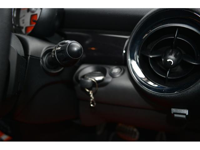 ＭＩＮＩ クーパーＳ　禁煙車　カロッツェリアナビ　ＤＴＶ　バックカメラ　Ｂｌｕｅｔｏｏｔｈ　ドラレコ　ＥＴＣ　１７インチアルミ　ＨＩＤライト　キーレス２個　センター２本出しマフラー　取扱説明書　保証書　キーレス２個（45枚目）