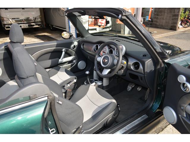 ＭＩＮＩ クーパーＳ　コンバーチブル　スーパーチャージャー　禁煙車　ミラー型ドラレコバックカメラ　ＥＴＣ　１７インチアルミ　ＨＩＤライト　キーレスキー（36枚目）