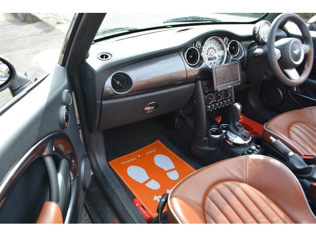 MINI クーパー コンバーチブル サイドウォーク 禁煙車 17インチミニライトアルミ カロッツェリアナビ ETC サイドウオークエディション ブラウンレザーシート(68枚目)