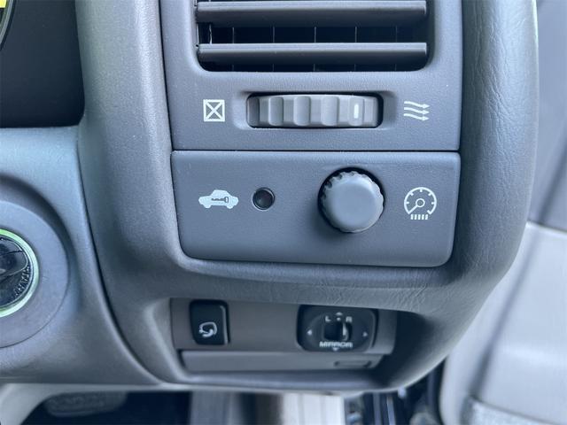 アリスト Ｖ３００　ＥＴＣ　オートクルーズコントロール　ＴＶ　アルミホイール　オートライト　ＨＩＤ　ＡＴ　キーレスエントリー　盗難防止システム　パワーシート　記録簿　衝突安全ボディ　ＡＢＳ　ＥＳＣ　エアコン（9枚目）