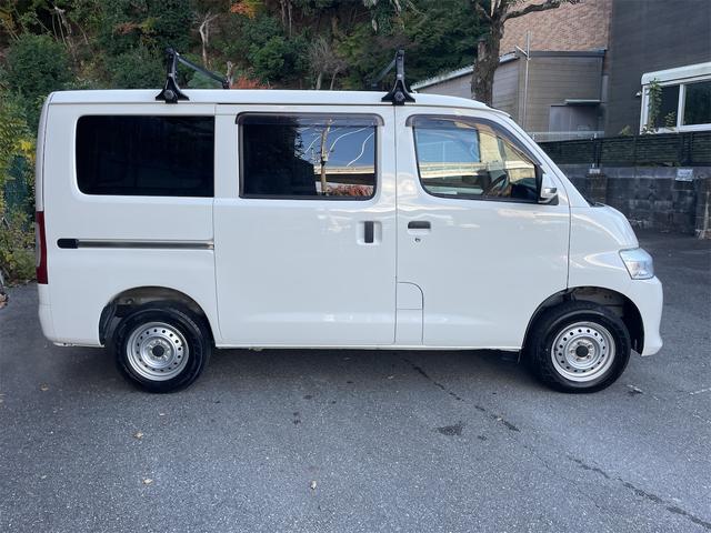 タウンエースバン ＧＬ　ＥＴＣ　バックカメラ　ＴＶ　クリアランスソナー　衝突被害軽減システム　両側スライドドア　キーレスエントリー　アイドリングストップ　電動格納ミラー　ＭＴ　ＥＳＣ　エアコン　パワーウィンドウ（4枚目）