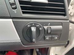 ���Ϥ����뤵�˱����Ƽ�ưŪ�˥إåɥ饤�Ȥ򥪥󡿥��դ��륪���ȥ饤�ȥ����ƥ���������Ƥ���ޤ��� 5