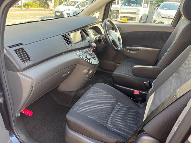 アイシス プラタナ　Ｕセレクション　ＴＶ・Ｂｌｕｅｔｏｏｔｈ・両側電動スライドドア・ＥＴＣ・フリップダンモニター・バックカメラ（10枚目）