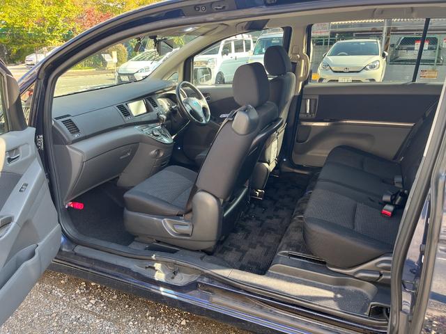 アイシス プラタナ　Ｕセレクション　ＴＶ・Ｂｌｕｅｔｏｏｔｈ・両側電動スライドドア・ＥＴＣ・フリップダンモニター・バックカメラ（16枚目）