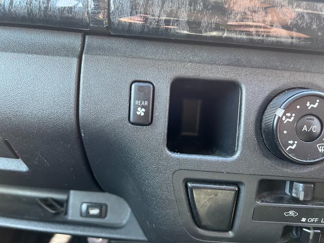 ハイエースバン スーパーＧＬ　ナビ　ＴＶ　ＥＴＣ　キーレス　ディーンクロスカントリーアルミ（21枚目）