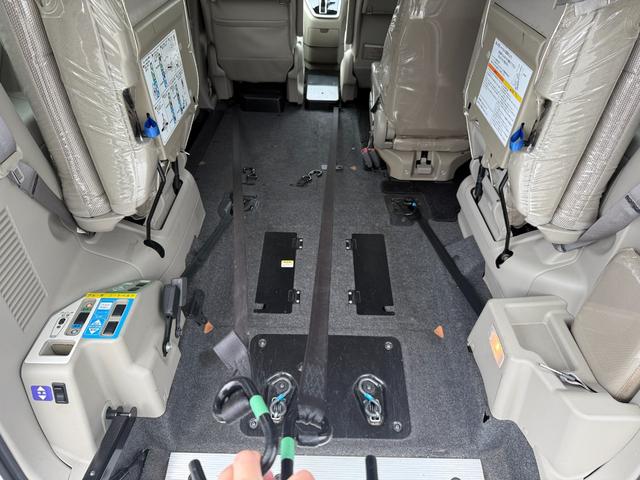 セレナ Ｘ　２．０Ｘチェアキャブ　スロープ　車いす２名仕様　アラウンドビューモニター　両側スライドドア　クルーズコントロール　ＥＴＣ車載器　ドライブレコーダー　アイドリングストップ　キーレス　集中ドアロック（17枚目）