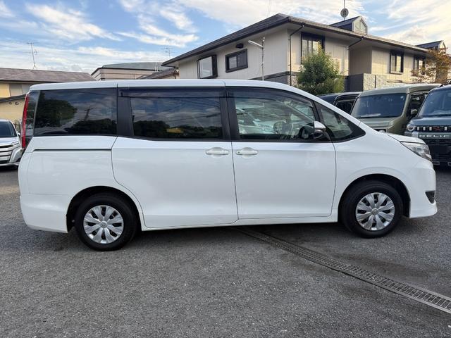 ノア X 2.0Xウェルキャブ スロープII3rdシート付 左側パワースライドドア ウインチリモコン 三菱ナビ バックカメラ クルーズコントロール キーレス 電動格納ミラー オートライト フルセグ エアバッグ(9枚目)