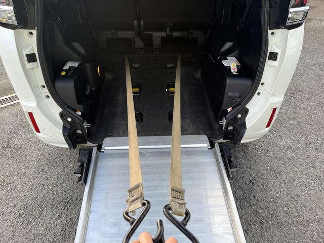 ノア X 2.0Xウェルキャブ スロープII3rdシート付 左側パワースライドドア ウインチリモコン 三菱ナビ バックカメラ クルーズコントロール キーレス 電動格納ミラー オートライト フルセグ エアバッグ(18枚目)