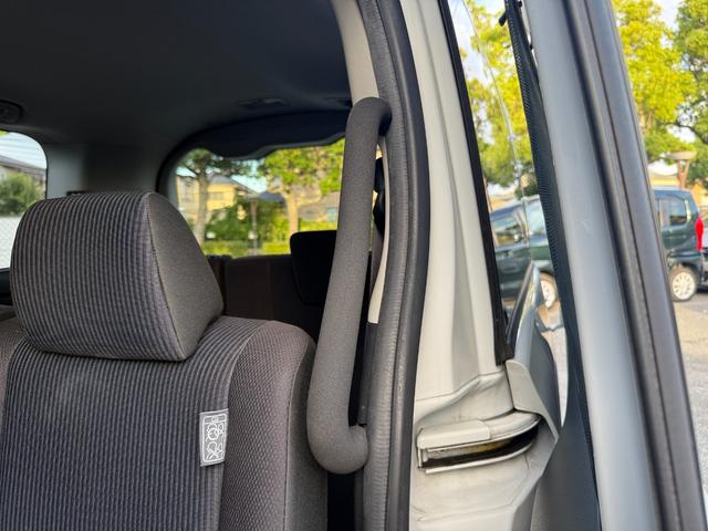 ノア X 2.0Xウェルキャブ スロープII3rdシート付 左側パワースライドドア ウインチリモコン 三菱ナビ バックカメラ クルーズコントロール キーレス 電動格納ミラー オートライト フルセグ エアバッグ(24枚目)