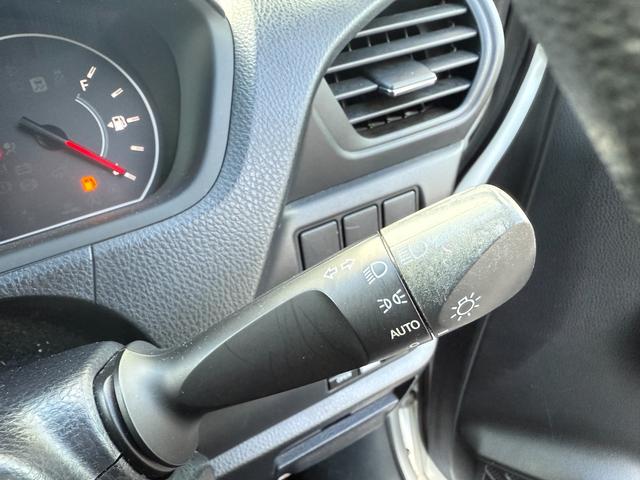 ノア X 2.0Xウェルキャブ スロープII3rdシート付 左側パワースライドドア ウインチリモコン 三菱ナビ バックカメラ クルーズコントロール キーレス 電動格納ミラー オートライト フルセグ エアバッグ(30枚目)