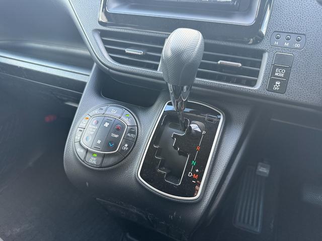 ノア X 2.0Xウェルキャブ スロープII3rdシート付 左側パワースライドドア ウインチリモコン 三菱ナビ バックカメラ クルーズコントロール キーレス 電動格納ミラー オートライト フルセグ エアバッグ(38枚目)