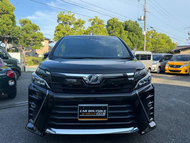 ヴォクシー 　２．０ＺＳウェルキャブ　スロープＩ車いす１脚　両側電動スライドドア　トヨタセーフティセンス　タイプ１車椅子１脚　アルパインナビ　後席モニター　スマートキー　ＥＴＣ車載器　クルーズコントロール　ドラレコ（3枚目）