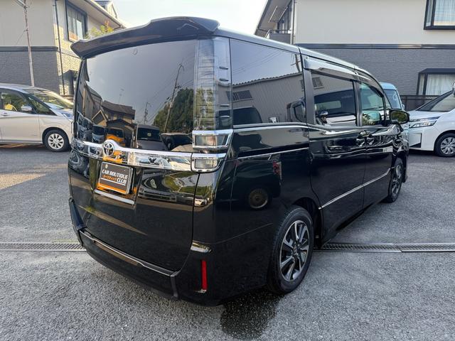 ヴォクシー 　２．０ＺＳウェルキャブ　スロープＩ車いす１脚　両側電動スライドドア　トヨタセーフティセンス　タイプ１車椅子１脚　アルパインナビ　後席モニター　スマートキー　ＥＴＣ車載器　クルーズコントロール　ドラレコ（8枚目）