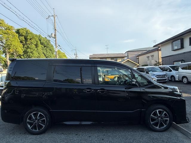 ヴォクシー 　２．０ＺＳウェルキャブ　スロープＩ車いす１脚　両側電動スライドドア　トヨタセーフティセンス　タイプ１車椅子１脚　アルパインナビ　後席モニター　スマートキー　ＥＴＣ車載器　クルーズコントロール　ドラレコ（9枚目）
