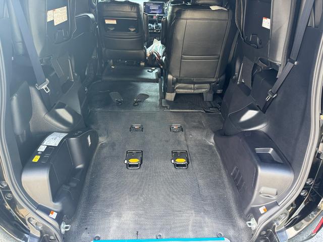 ヴォクシー 　２．０ＺＳウェルキャブ　スロープＩ車いす１脚　両側電動スライドドア　トヨタセーフティセンス　タイプ１車椅子１脚　アルパインナビ　後席モニター　スマートキー　ＥＴＣ車載器　クルーズコントロール　ドラレコ（18枚目）