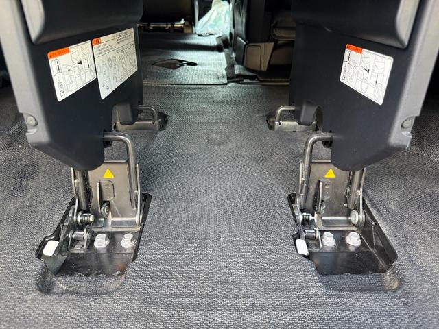 ヴォクシー 　２．０ＺＳウェルキャブ　スロープＩ車いす１脚　両側電動スライドドア　トヨタセーフティセンス　タイプ１車椅子１脚　アルパインナビ　後席モニター　スマートキー　ＥＴＣ車載器　クルーズコントロール　ドラレコ（24枚目）