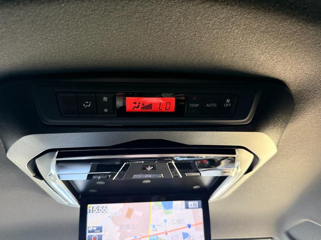 ヴォクシー 　２．０ＺＳウェルキャブ　スロープＩ車いす１脚　両側電動スライドドア　トヨタセーフティセンス　タイプ１車椅子１脚　アルパインナビ　後席モニター　スマートキー　ＥＴＣ車載器　クルーズコントロール　ドラレコ（38枚目）