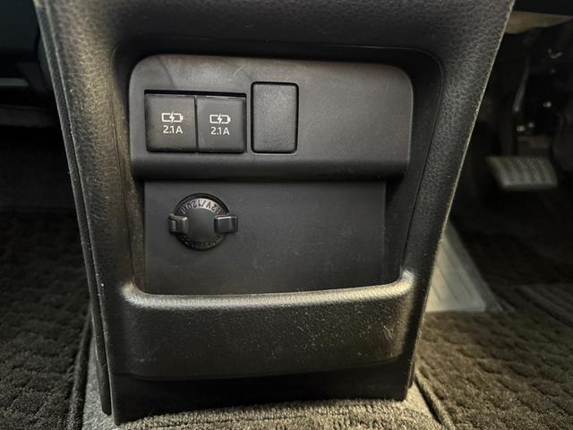 ヴォクシー 　２．０ＺＳウェルキャブ　スロープＩ車いす１脚　両側電動スライドドア　トヨタセーフティセンス　タイプ１車椅子１脚　アルパインナビ　後席モニター　スマートキー　ＥＴＣ車載器　クルーズコントロール　ドラレコ（43枚目）