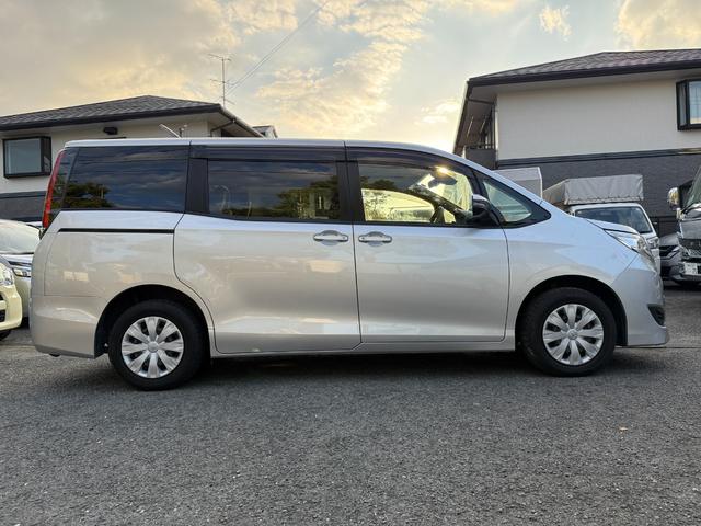 ノア Ｘ　２．０ＸウェルキャブスロープＩＩ３ｒｄシート付４ＷＤ　両側電動スライドドア　４ＷＤ　トヨタセーフティセンス　社外ナビ　ＥＴＣ車載器　ドライブレコーダー　障害物センサー　バックカメラ　ＣＤ再生（9枚目）