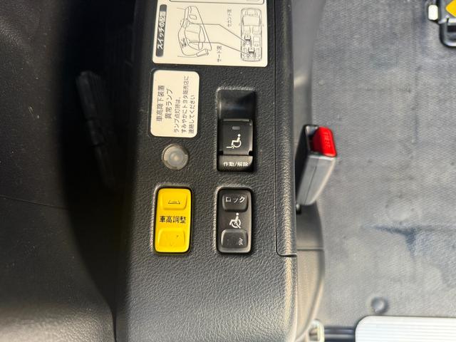 ノア Ｘ　２．０ＸウェルキャブスロープＩＩ３ｒｄシート付４ＷＤ　両側電動スライドドア　４ＷＤ　トヨタセーフティセンス　社外ナビ　ＥＴＣ車載器　ドライブレコーダー　障害物センサー　バックカメラ　ＣＤ再生（16枚目）