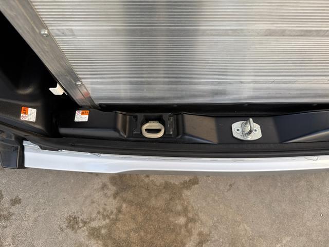 ノア Ｘ　２．０ＸウェルキャブスロープＩＩ３ｒｄシート付４ＷＤ　両側電動スライドドア　４ＷＤ　トヨタセーフティセンス　社外ナビ　ＥＴＣ車載器　ドライブレコーダー　障害物センサー　バックカメラ　ＣＤ再生（19枚目）