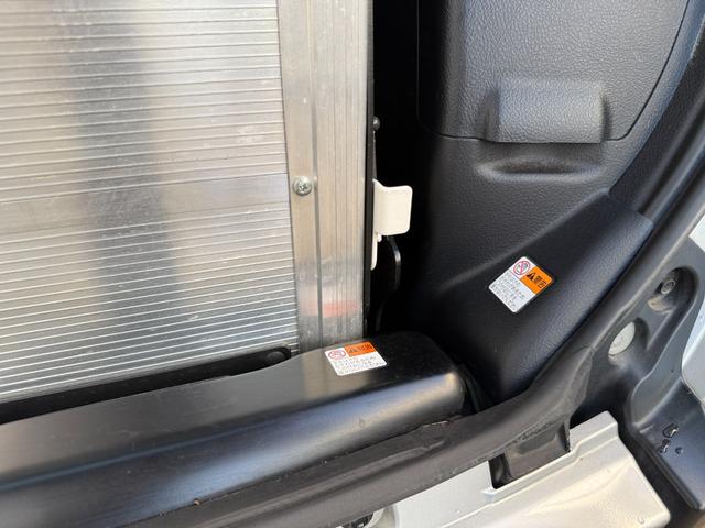 ノア Ｘ　２．０ＸウェルキャブスロープＩＩ３ｒｄシート付４ＷＤ　両側電動スライドドア　４ＷＤ　トヨタセーフティセンス　社外ナビ　ＥＴＣ車載器　ドライブレコーダー　障害物センサー　バックカメラ　ＣＤ再生（35枚目）