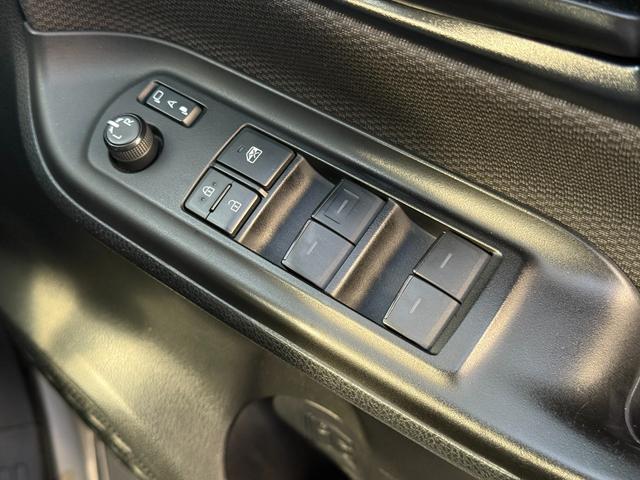 ノア Ｘ　２．０ＸウェルキャブスロープＩＩ３ｒｄシート付４ＷＤ　両側電動スライドドア　４ＷＤ　トヨタセーフティセンス　社外ナビ　ＥＴＣ車載器　ドライブレコーダー　障害物センサー　バックカメラ　ＣＤ再生（40枚目）