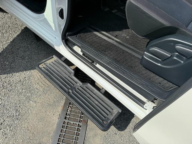 ノア X 2.0Xウェルキャブ スロープII3rdシート付 オートステップ 片側電動スライドドア トヨタセーフティセンス カロッツェリアナビ クルーズコントロール バックカメラ ETC車載器 LEDヘッドライト(13枚目)