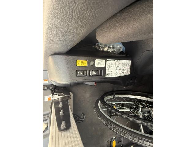 ノア X 2.0Xウェルキャブ スロープII3rdシート付 オートステップ 片側電動スライドドア トヨタセーフティセンス カロッツェリアナビ クルーズコントロール バックカメラ ETC車載器 LEDヘッドライト(14枚目)