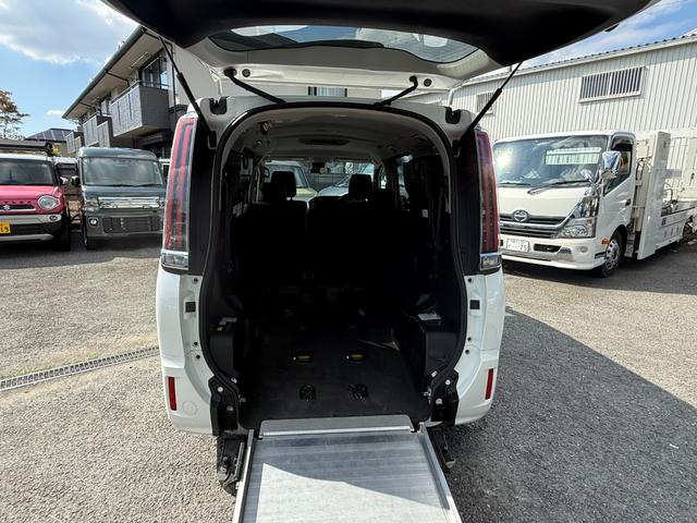 ノア X 2.0Xウェルキャブ スロープII3rdシート付 オートステップ 片側電動スライドドア トヨタセーフティセンス カロッツェリアナビ クルーズコントロール バックカメラ ETC車載器 LEDヘッドライト(20枚目)