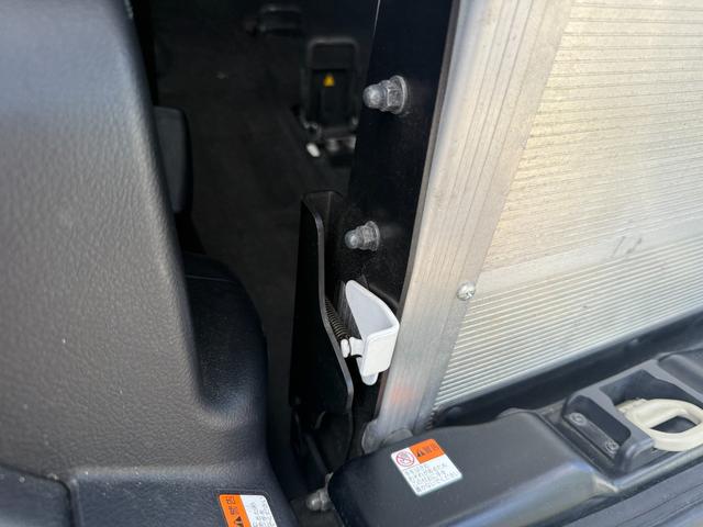 ノア X 2.0Xウェルキャブ スロープII3rdシート付 オートステップ 片側電動スライドドア トヨタセーフティセンス カロッツェリアナビ クルーズコントロール バックカメラ ETC車載器 LEDヘッドライト(25枚目)