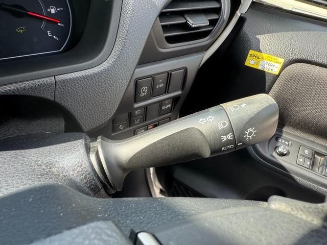 ノア X 2.0Xウェルキャブ スロープII3rdシート付 オートステップ 片側電動スライドドア トヨタセーフティセンス カロッツェリアナビ クルーズコントロール バックカメラ ETC車載器 LEDヘッドライト(37枚目)