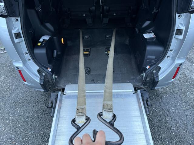 ノア X 2.0XウェルキャブスロープII3rdシート付4WD 助手席リフトアップシート ウインチリモコン 両側電動スライドドア 社外ナビ クルーズコントロール クリアランスソナー ドラレコ バックカメラ(21枚目)