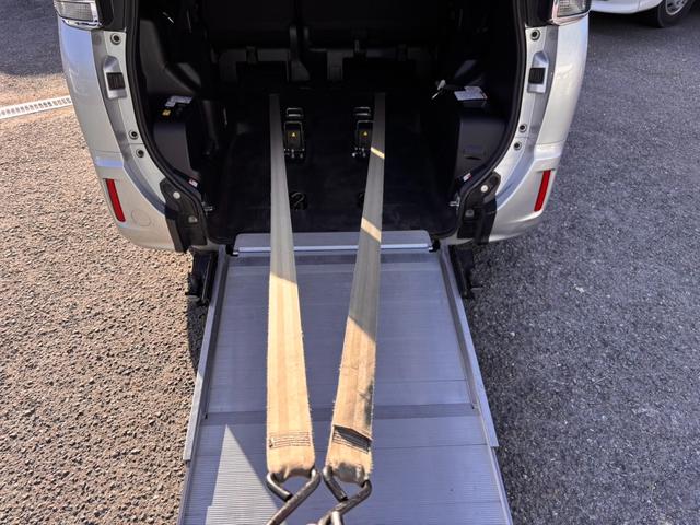 ヴォクシー X 2.0Xウェルキャブ スロープII3rdシート付 左側電動スライドドア 純正ナビ ドライブレコーダー オートクルーズコントロール ETC車載器 バックカメラ USB Bluetooth接続(21枚目)