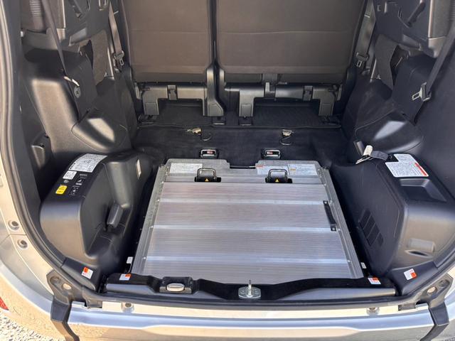 ヴォクシー X 2.0Xウェルキャブ スロープII3rdシート付 左側電動スライドドア 純正ナビ ドライブレコーダー オートクルーズコントロール ETC車載器 バックカメラ USB Bluetooth接続(27枚目)