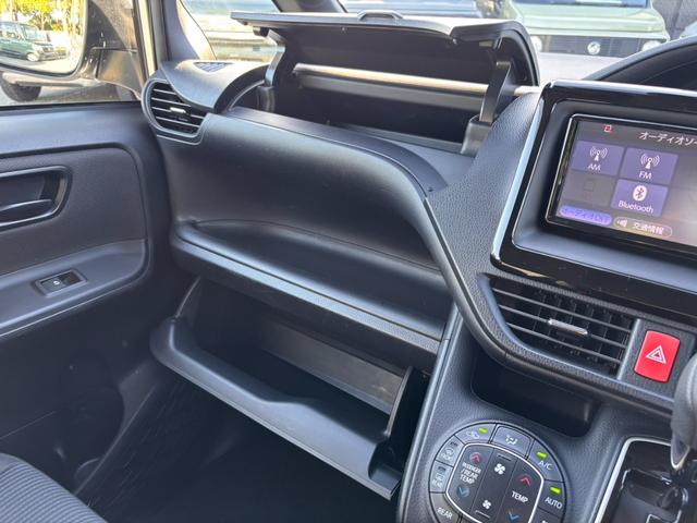 ヴォクシー X 2.0Xウェルキャブ スロープII3rdシート付 左側電動スライドドア 純正ナビ ドライブレコーダー オートクルーズコントロール ETC車載器 バックカメラ USB Bluetooth接続(44枚目)