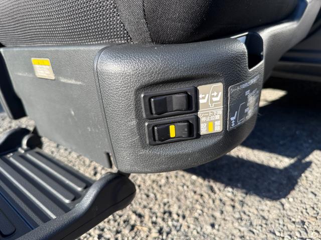 セレナ B 2.0B助手席スライドアップシート アラウンドビューモニター 前後ドラレコ 両側スライドドア ブラインドスポットモニター スマートキー プッシュスタート オートライト バックカメラ 集中ドアロック(14枚目)