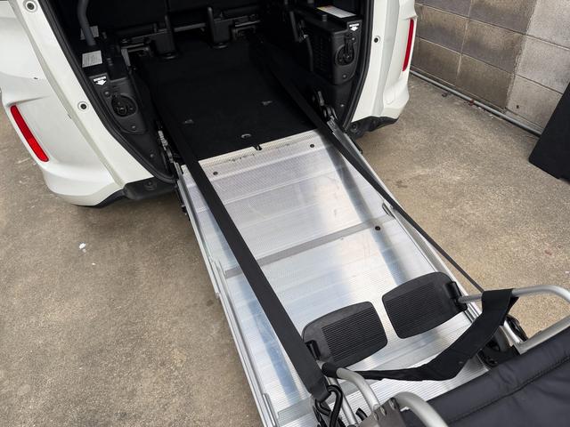 フリード+ハイブリッド 1.5ハイブリッドG車いす仕様車 両側電動スライドドア 純正ナビ ETC車載器 ドライブレコーダー バックカメラ レーダークルーズコントロール 前後ドライブレコーダー CD DVD フルセグ(19枚目)