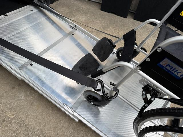 フリード+ハイブリッド 1.5ハイブリッドG車いす仕様車 両側電動スライドドア 純正ナビ ETC車載器 ドライブレコーダー バックカメラ レーダークルーズコントロール 前後ドライブレコーダー CD DVD フルセグ(20枚目)