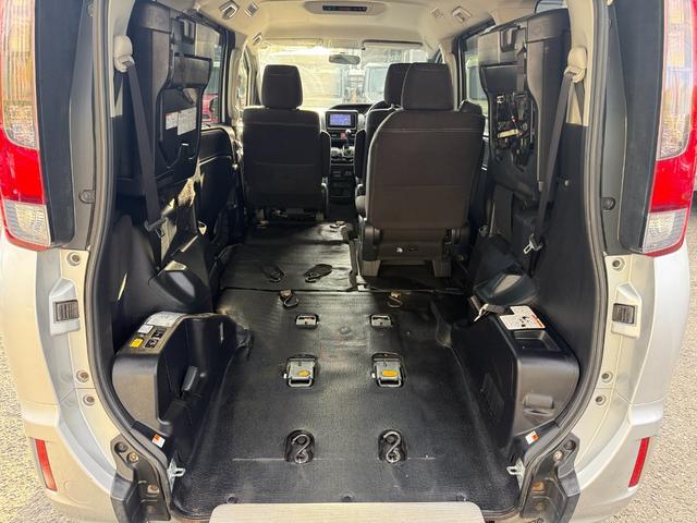 スロープを車外に倒した際の車内はこちら★