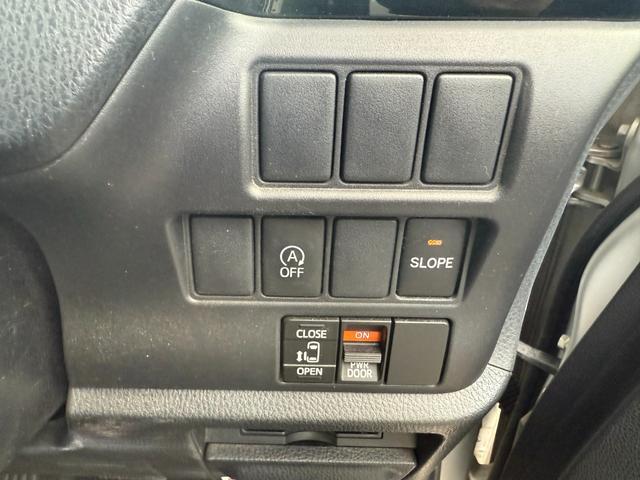 スライドドアは左側が電動★アイドリングストップ機能もついています☆