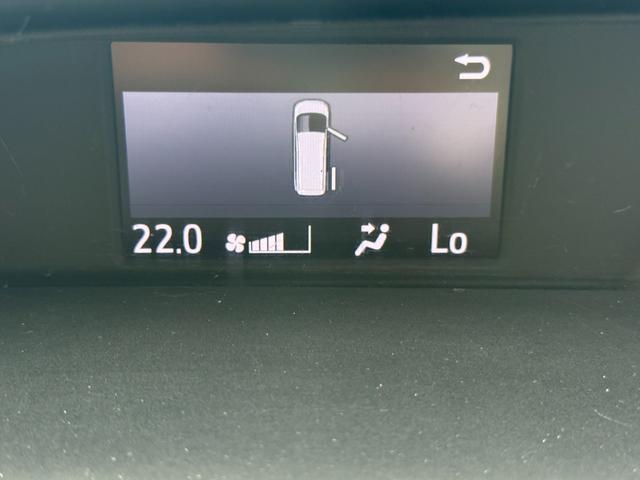 デュアルエアコンなので、左右別の温度で設定できます☆