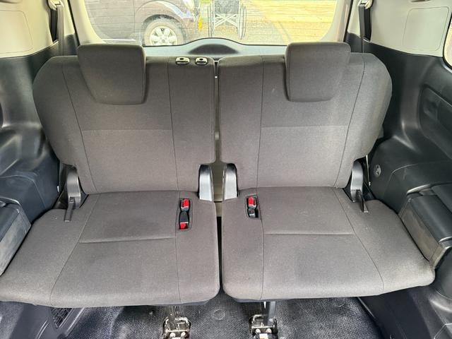 3列目のシート確認はこちら★使用しないときは跳ね上げ可能です☆