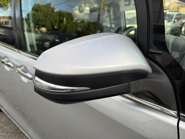 電動格納ミラー☆ターンライトなので、車線変更時に光って知らせることが出来ます☆