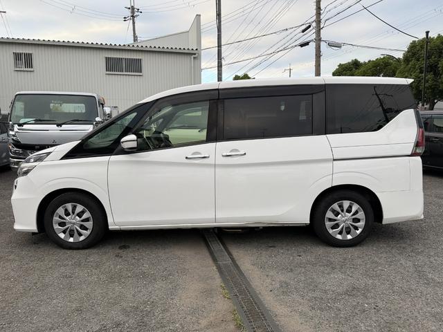 セレナ Ｂ　２．０Ｂ送迎タイプ　オートステップ仕様　助手席リフトアップシート付　補助席　ディスプレイオーディオ　バックカメラ　エマージェンシーブレーキ　オートライト　電動格納ミラー　ＣＤ　ＤＶＤ　両側スライドドア（5枚目）