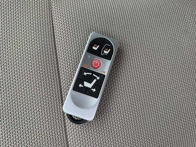 セレナ Ｂ　２．０Ｂ送迎タイプ　オートステップ仕様　助手席リフトアップシート付　補助席　ディスプレイオーディオ　バックカメラ　エマージェンシーブレーキ　オートライト　電動格納ミラー　ＣＤ　ＤＶＤ　両側スライドドア（15枚目）