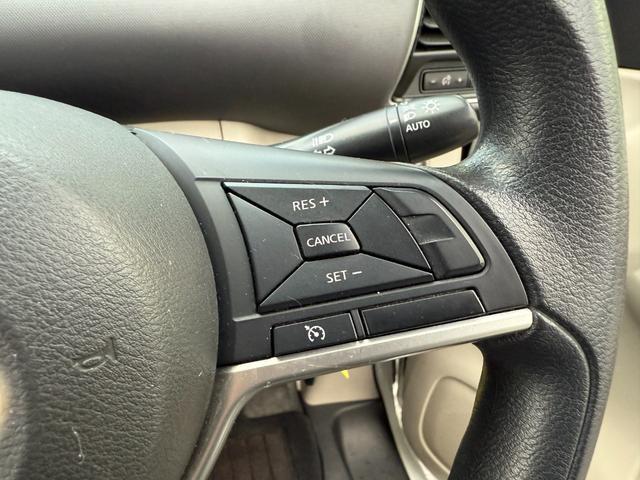 セレナ Ｂ　２．０Ｂ送迎タイプ　オートステップ仕様　助手席リフトアップシート付　補助席　ディスプレイオーディオ　バックカメラ　エマージェンシーブレーキ　オートライト　電動格納ミラー　ＣＤ　ＤＶＤ　両側スライドドア（32枚目）