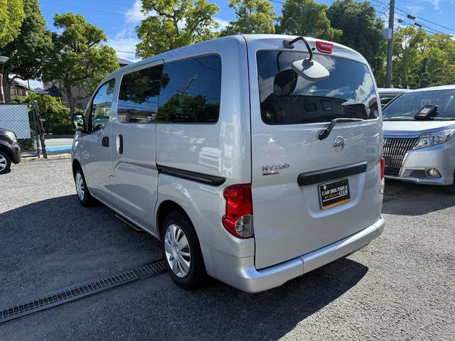 ＮＶ２００バネットバン 　助手席スライドアップ・スロープ・補助席　送迎仕様　補助席　バックカメラ　キーレス　オーディオ：ＣＢ０１Ｄ　キーレス　運転席・助手席エアバッグ（6枚目）