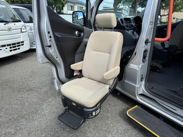 ＮＶ２００バネットバン 　助手席スライドアップ・スロープ・補助席　送迎仕様　補助席　バックカメラ　キーレス　オーディオ：ＣＢ０１Ｄ　キーレス　運転席・助手席エアバッグ（13枚目）